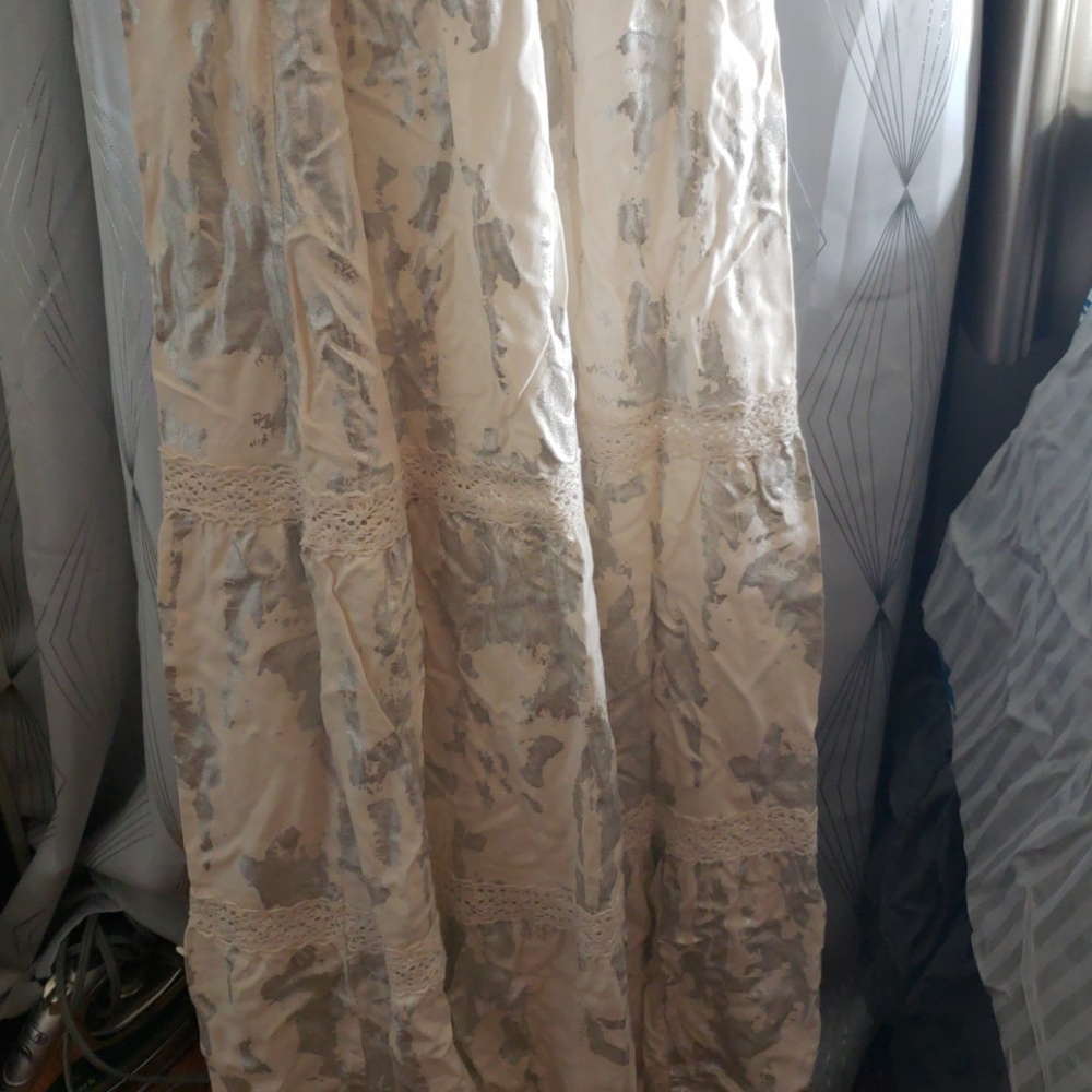Dress - Picture 4 of 4